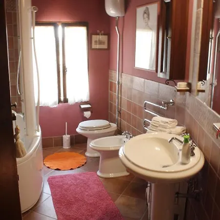 Casetta Rossa * Чертальдо
